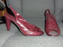 Wine Colored Summer Heels Size 9 in Shorewood, Illinois